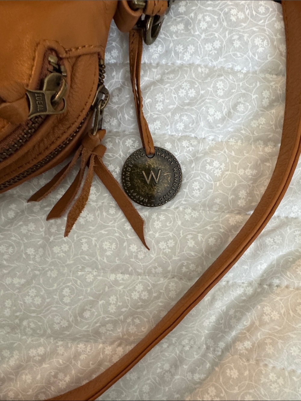 Wanderers Manhatten Tan Full-Grain Leather Crossbody Bag - Picture 4 of 5